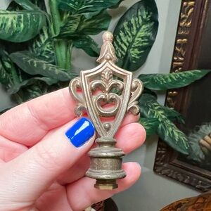 Vintage Hollywood Regency Rustic Brass Lamp Finial